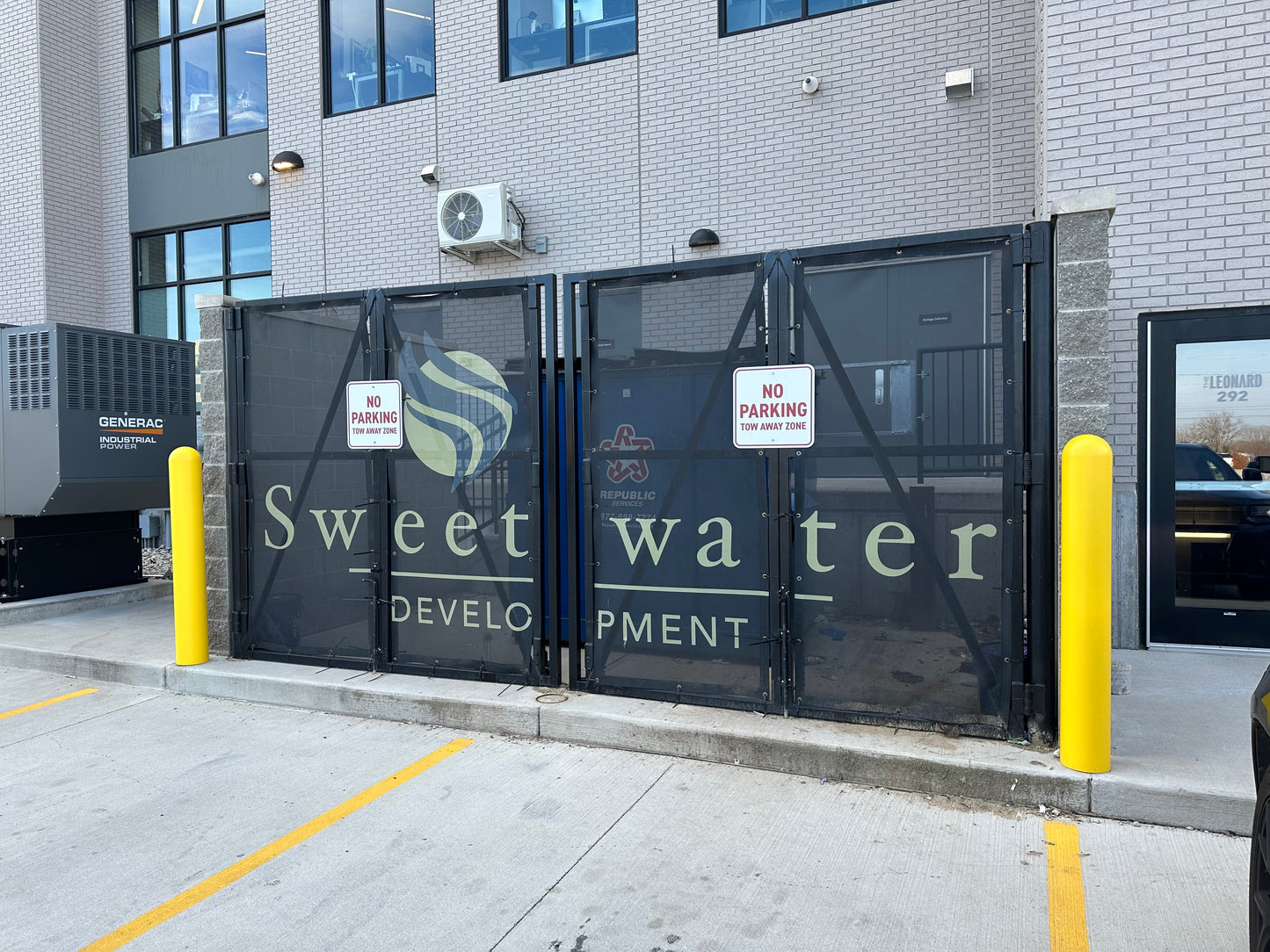 Fence Screen - Construction - DuraScreen84®