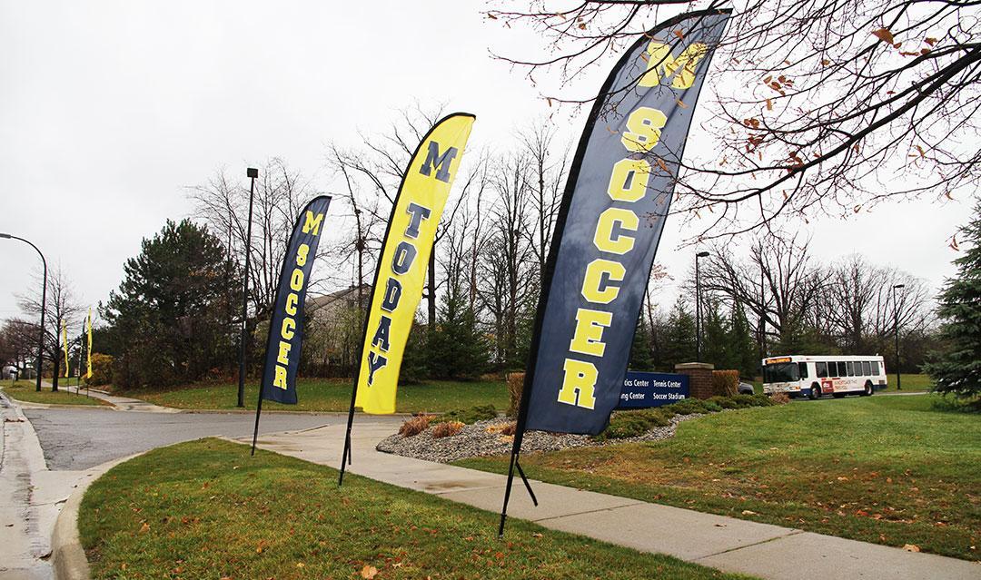 Bow & Feather Flags - Athletic - DuraFlag®