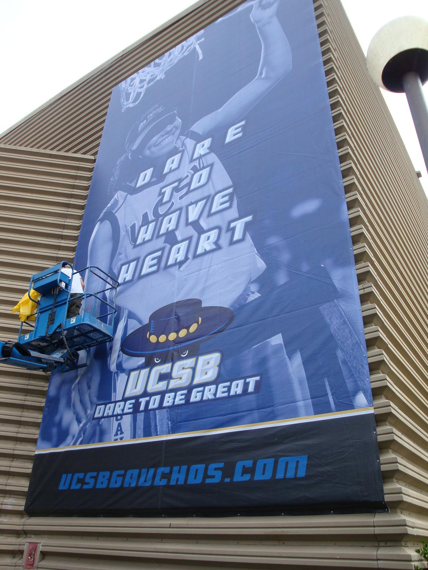 Building Wraps - Athletic - InvisaFrame®