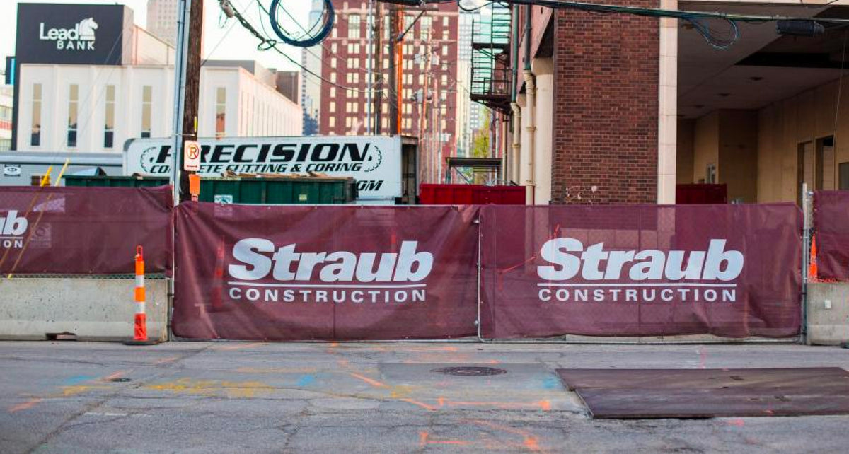 Straub Construction fence screens by BIGSIGNS